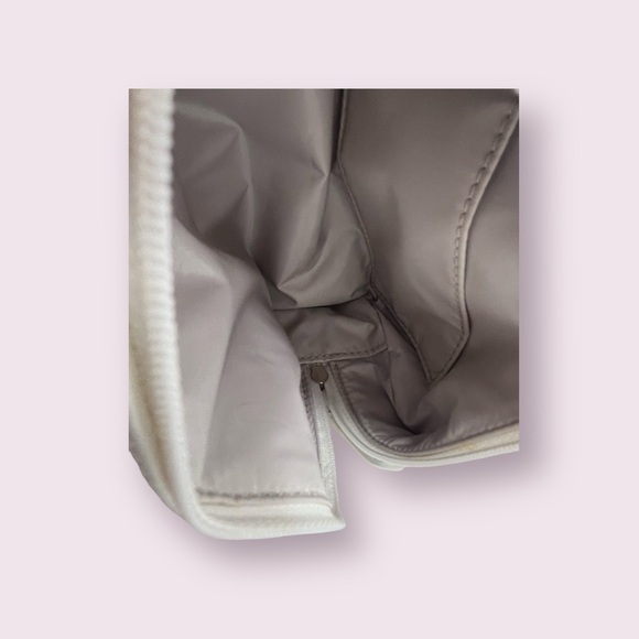 Kate Spade Polkadot Zipper Pouch? Cosmetic Bag - Picture 6 of 7